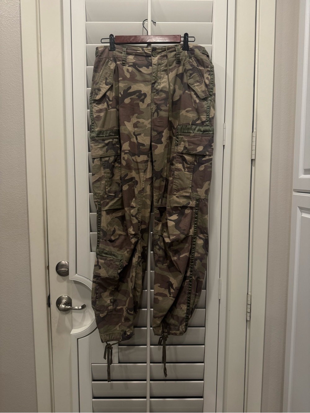 Abercrombie Women’s Olive Camo Cargo Pants